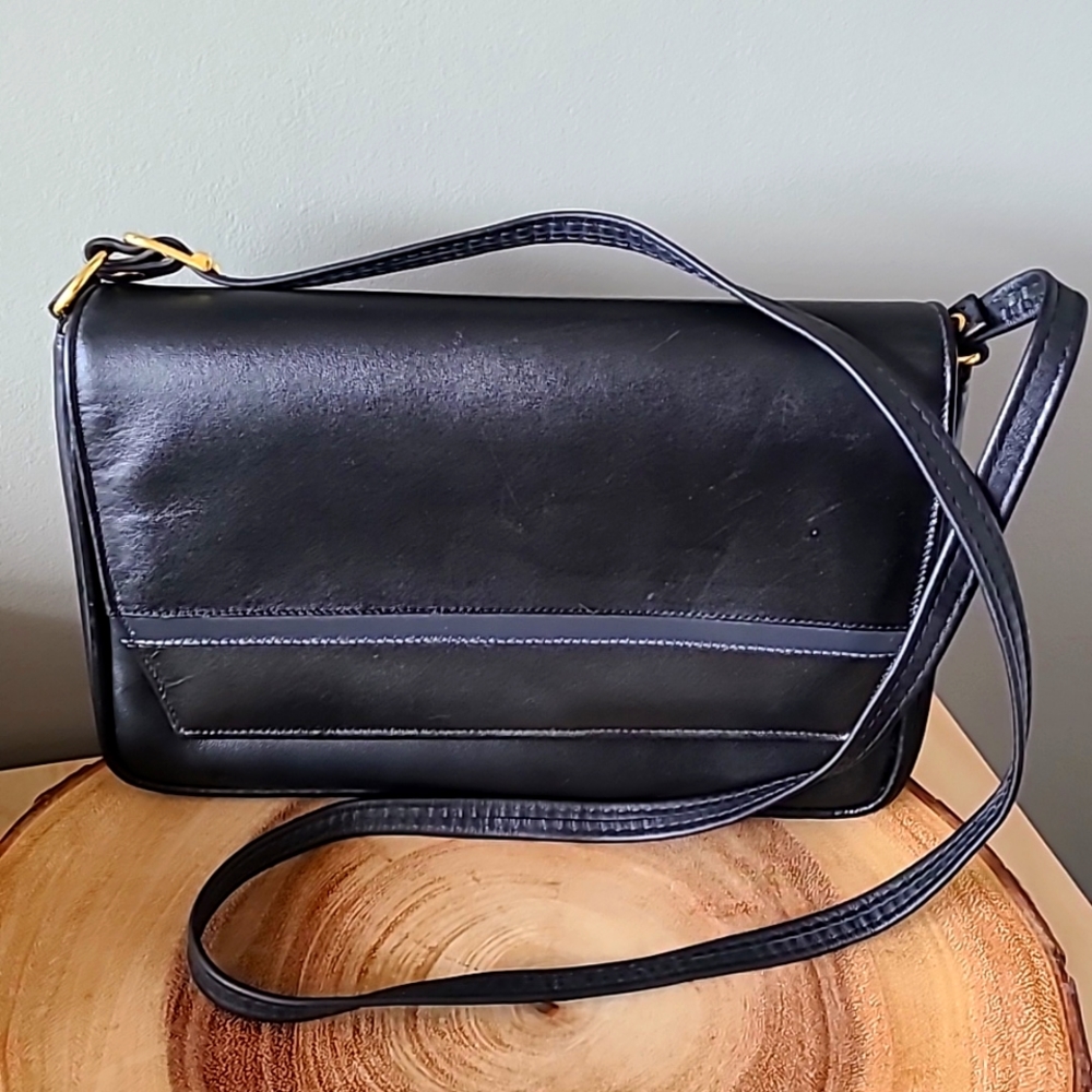 *2/$20 Closet Clearout* Leco vintage black leather purse